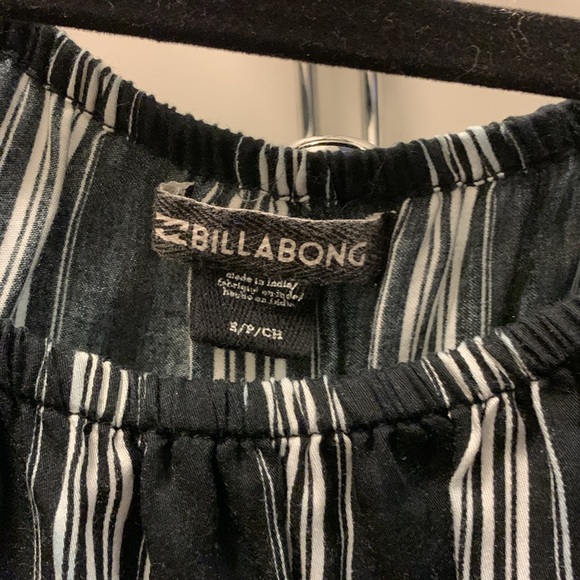 Black/White Stripped Billabong Top - Picture 4 of 5